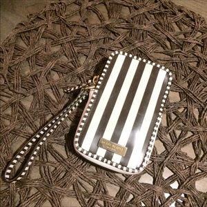 Henri Bendel Wristlet